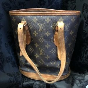 Louis Vuitton petit bucket